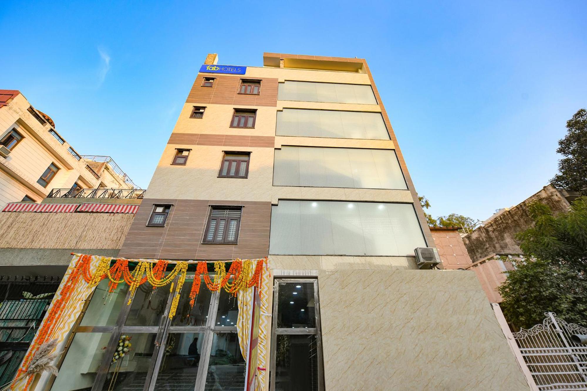 Fabhotel Mona International New Delhi Exterior photo