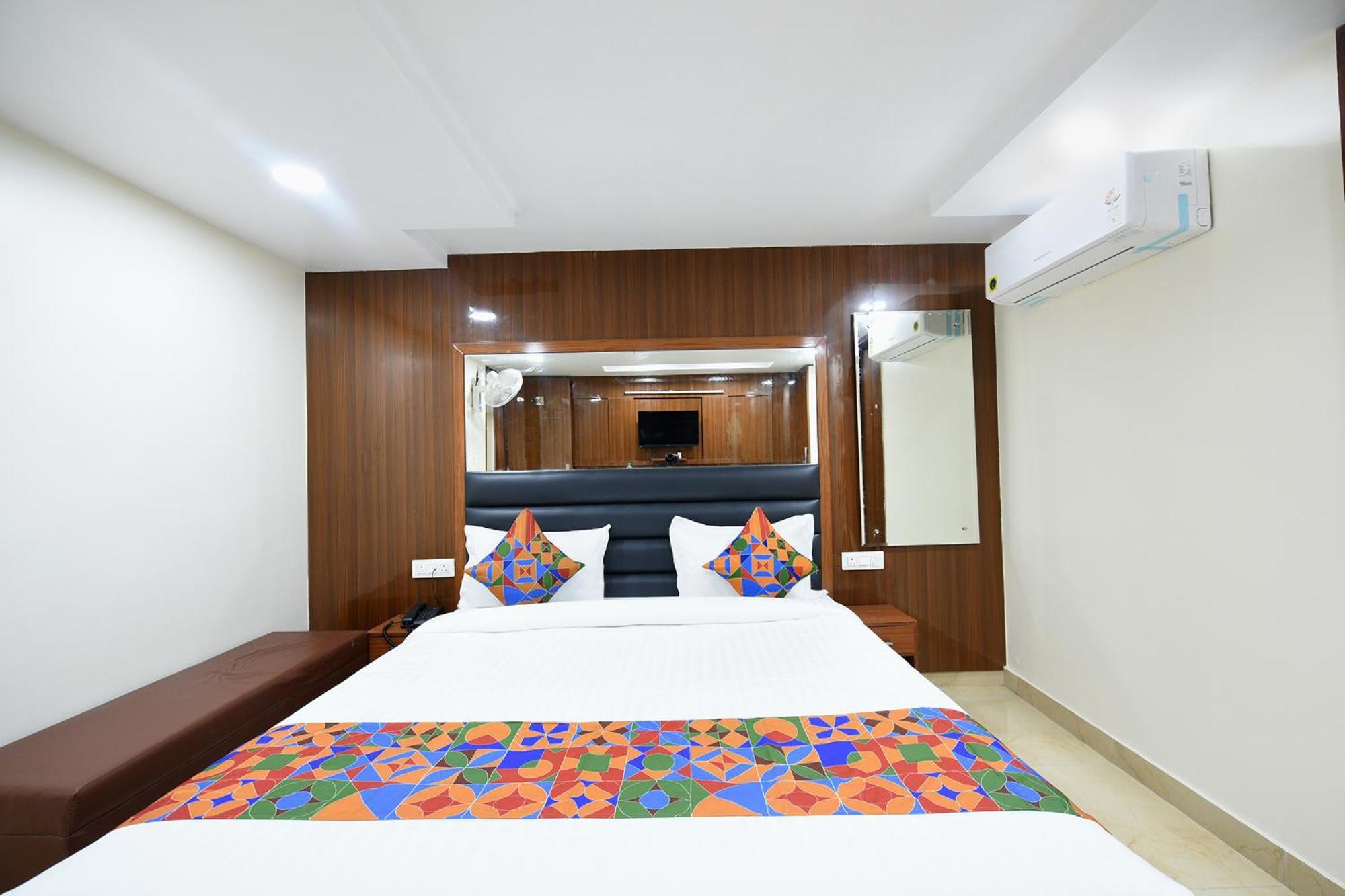 Fabhotel Mona International New Delhi Exterior photo
